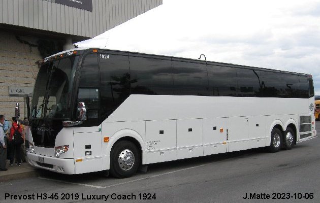 BUS/AUTOBUS: Prevost H3-45 2019 Luxury Coach