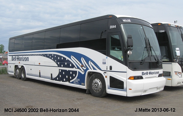 BUS/AUTOBUS: MCI J4500 2002 Bell-Horizon