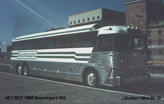 BUS/AUTOBUS: MCI MC 7 1968 Beauregard