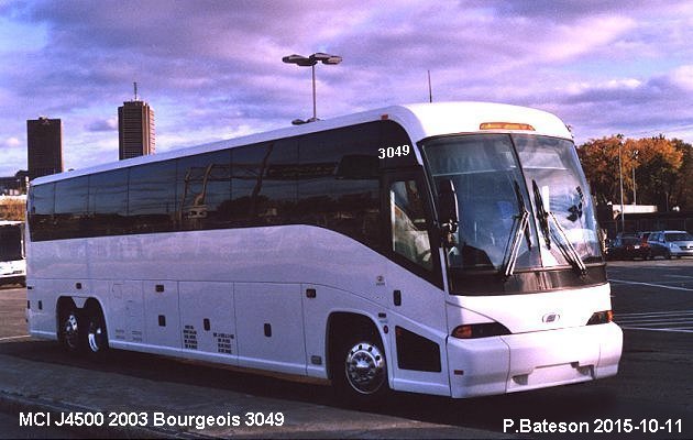 BUS/AUTOBUS: MCI J4500 2003 Bourgeois