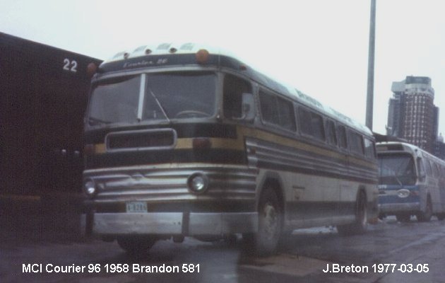 BUS/AUTOBUS: MCI Courier 96 1958 Brandon
