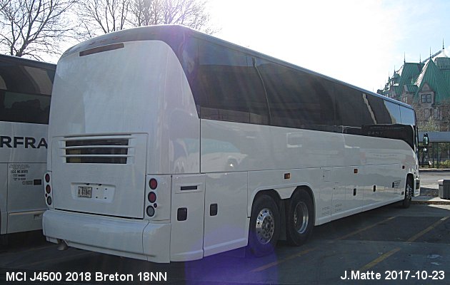 BUS/AUTOBUS: MCI J4500 2018 Breton