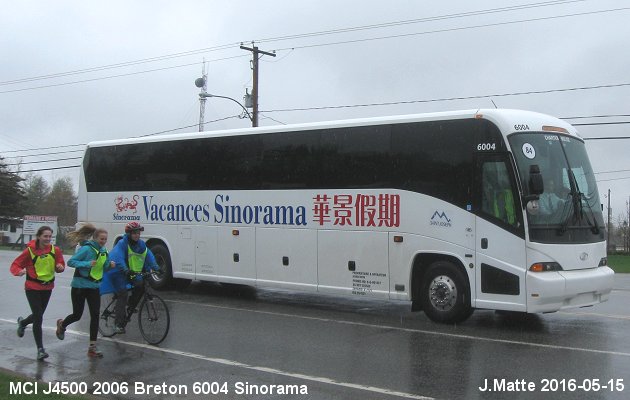 BUS/AUTOBUS: MCI J4500 2006 Breton