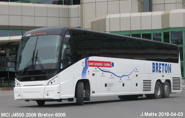 BUS/AUTOBUS: MCI J4500 2006 Breton
