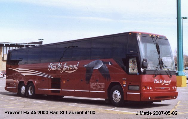 BUS/AUTOBUS: Prevost H3-45 2000 Bas St-Laurent