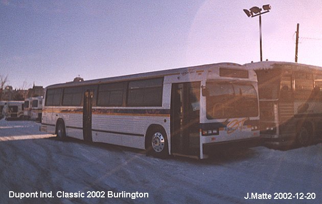 BUS/AUTOBUS: Dupont Industries Classic 2002 Burlington Transit