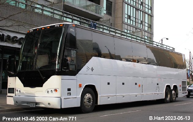 BUS/AUTOBUS: Prevost H3-45 2003 Can-Am