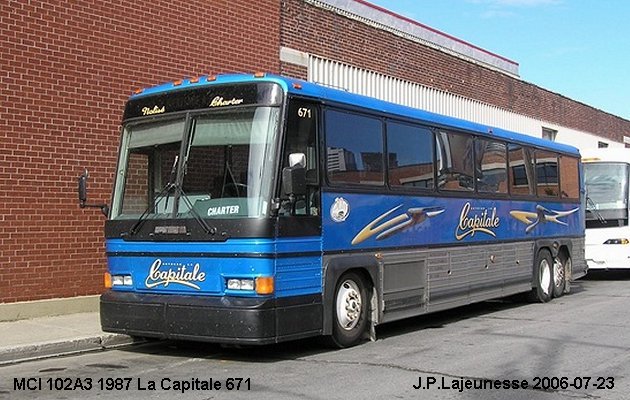 BUS/AUTOBUS: MCI 102A3 1987 Capitale