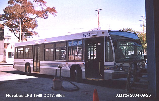 BUS/AUTOBUS: Novabus LFS 1999 CDTA (Albanie)