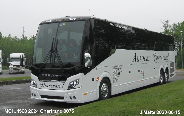 BUS/AUTOBUS: MCI J4500 2024 Chartrand