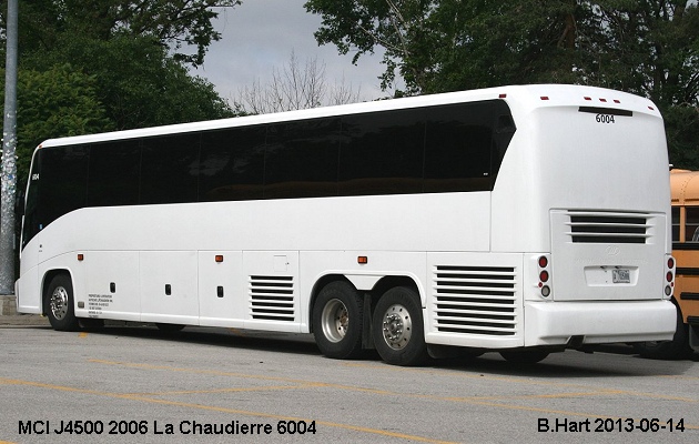 BUS/AUTOBUS: MCI J4500 2006 Chaudiere