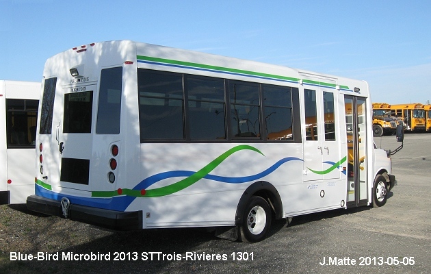 BUS/AUTOBUS: Blue Bird Micro Bird 2013 STTR