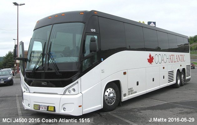 BUS/AUTOBUS: MCI J4500 2015 Trius