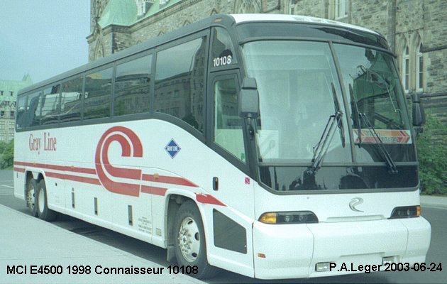 BUS/AUTOBUS: MCI E 4500 1998 Connaisseur