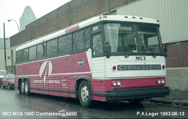 BUS/AUTOBUS: MCI MC 9 1980 Connaisseur