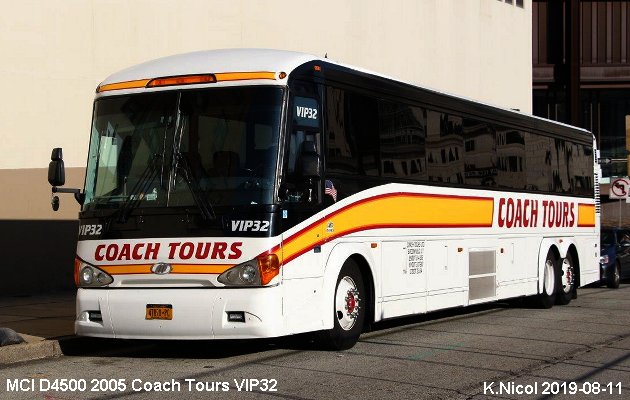 BUS/AUTOBUS: MCI D4500 2005 Coach Tours