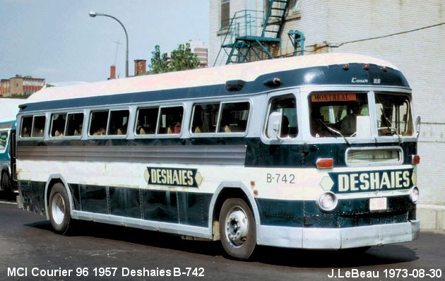 BUS/AUTOBUS: MCI Courrier 95 1957 Deshaies