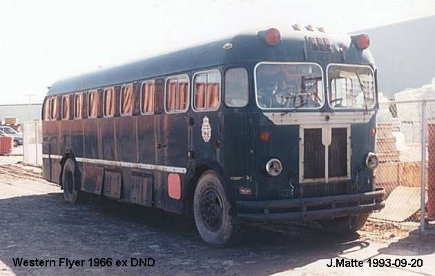 BUS/AUTOBUS: Western Flyer B 40 1966 DND Air