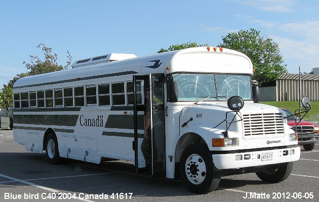 BUS/AUTOBUS: Blue Bird C 40 2004 DND Canada