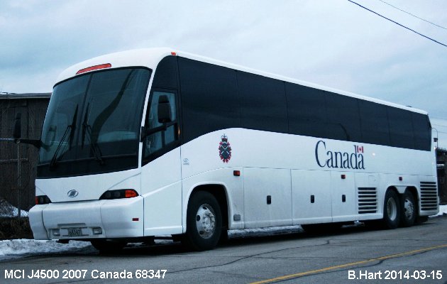 BUS/AUTOBUS: MCI J4500 2007 DND Canada