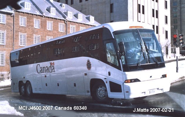 BUS/AUTOBUS: MCI J4500 2007 DND Canada