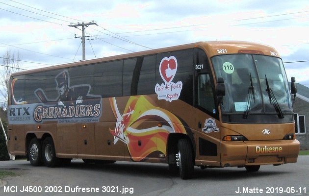 BUS/AUTOBUS: MCI J4500 2002 Dufresne