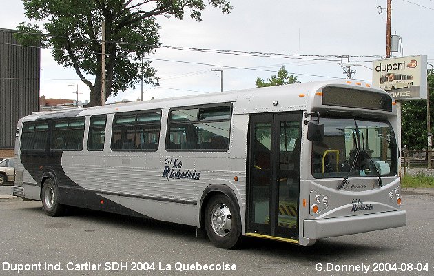 BUS/AUTOBUS: Dupont Industries Cartier 2004 Quebecoise