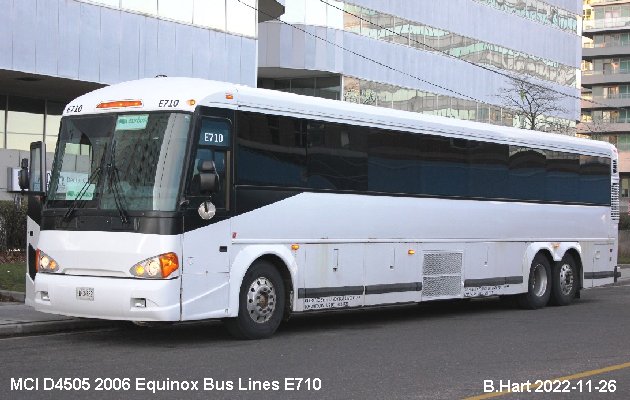 BUS/AUTOBUS: MCI D4505 2006 Equinox