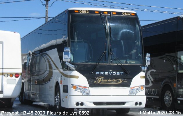 BUS/AUTOBUS: Prevost H3-45 2020 Fleurs de Lys