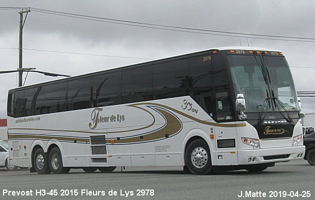 BUS/AUTOBUS: Prevost H3-45 2015 Fleurs de Lys