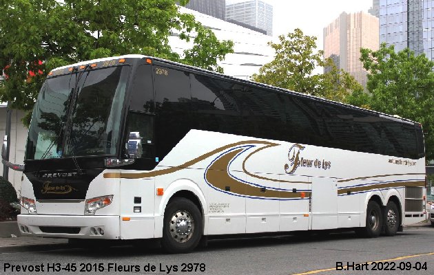 BUS/AUTOBUS: Prevost H3-45 2015 Fleurs de Lys