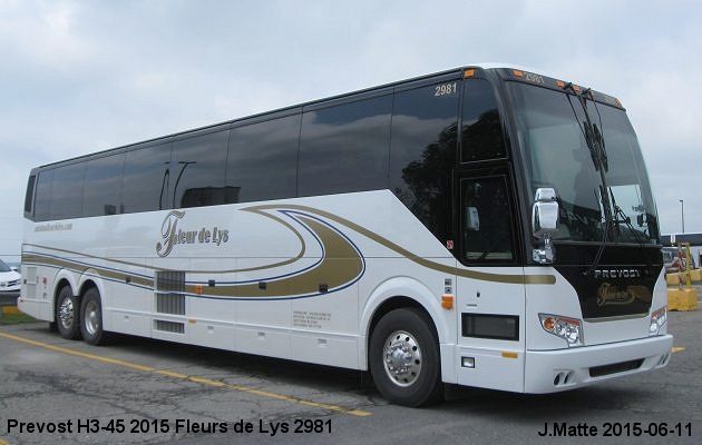 BUS/AUTOBUS: Prevost H3-45 2015 Fleurs de Lys