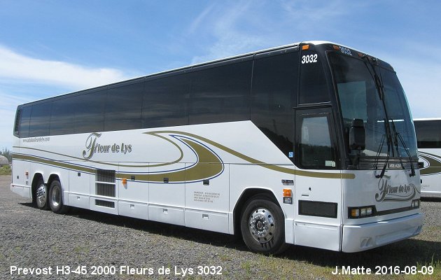 BUS/AUTOBUS: Prevost H3-45 2000 Fleurs de Lys