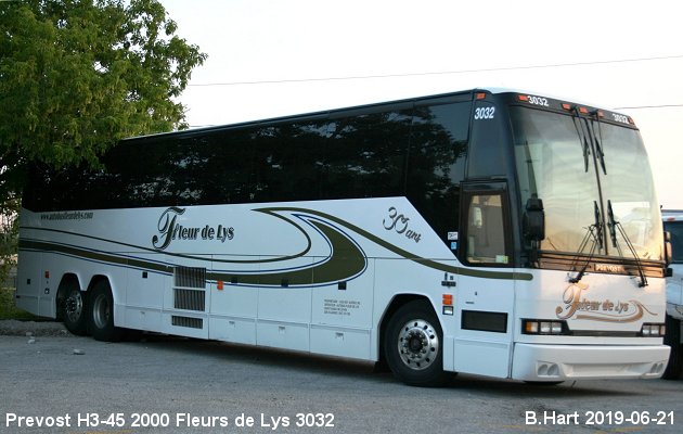 BUS/AUTOBUS: Prevost H3-45 2000 Flleurs de Lys