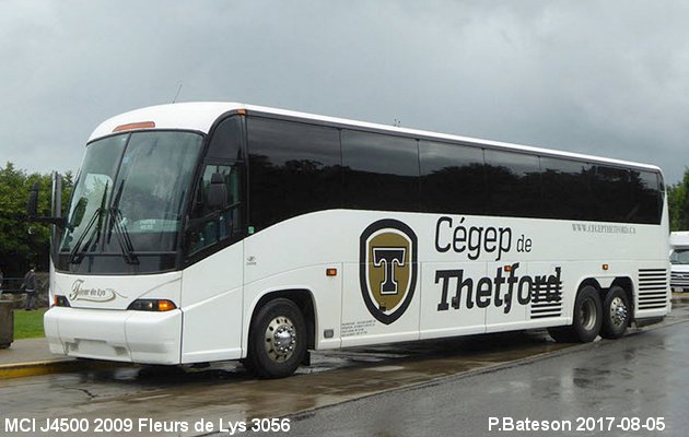 BUS/AUTOBUS: MCI J4500 2009 Fleurs de Lys