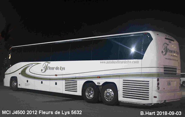 BUS/AUTOBUS: MCI J4500 2012 Fleurs de Lys