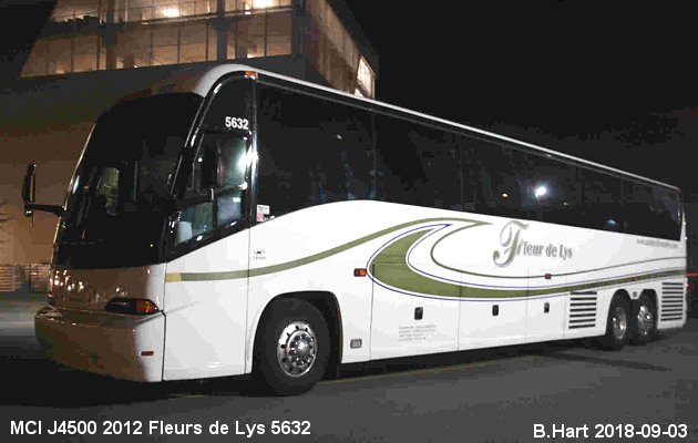 BUS/AUTOBUS: MCI J4500 2012 Fleurs de Lys