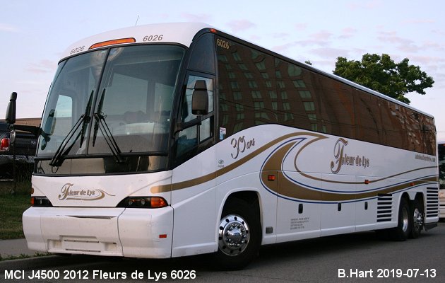 BUS/AUTOBUS: MCI J4500 2012 Fleurs de Lys