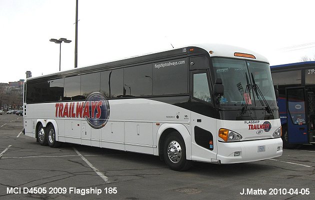 BUS/AUTOBUS: MCI D4505 2009 Flagship