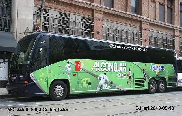 BUS/AUTOBUS: MCI J4500 2003 Galland