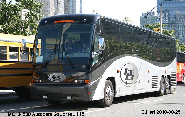 BUS/AUTOBUS: MCI J4500 2010 Gaudreault