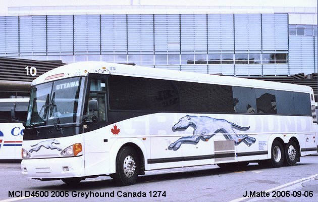 BUS/AUTOBUS: MCI D4500 2006 Greyhound (Canada)