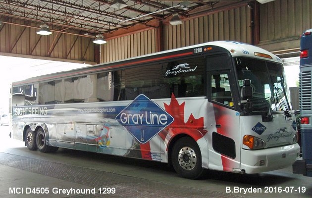 BUS/AUTOBUS: MCI D4505 2014 Greyhound Canada