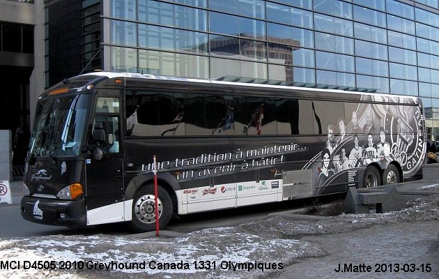 BUS/AUTOBUS: MCI D4505 2010 Greyhound Canada