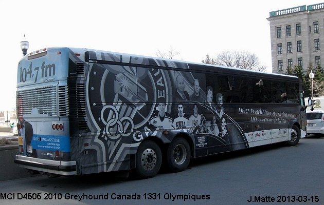 BUS/AUTOBUS: MCI D4505 2010 Greyhound Canada