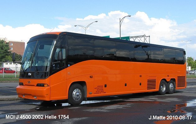 BUS/AUTOBUS: MCI J4500 2002 Helie