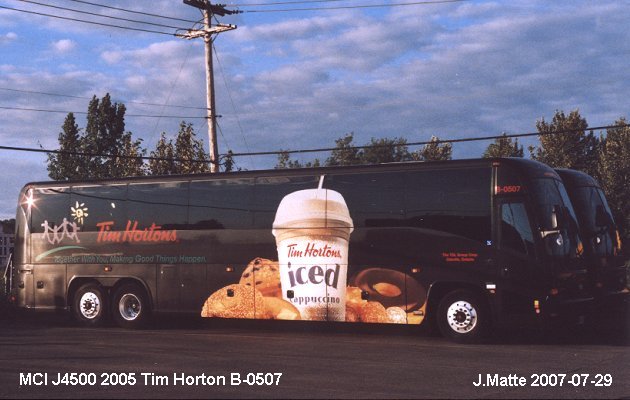 BUS/AUTOBUS: MCI J4500 2005 Tim Hortons