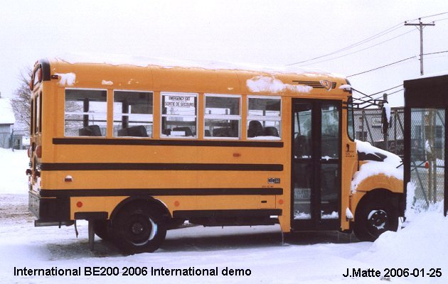 BUS/AUTOBUS: International BE200 2006 International  demo