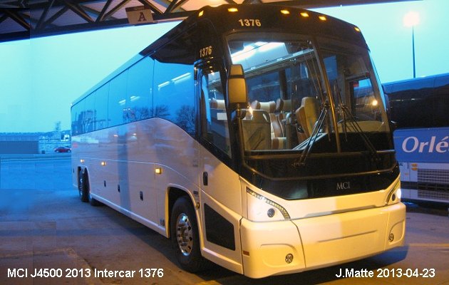 BUS/AUTOBUS: MCI J4500 2013 Intercar