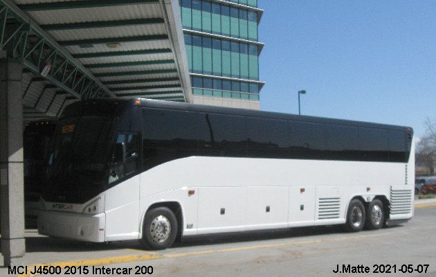 BUS/AUTOBUS: MCI J4500 2015 Intercar